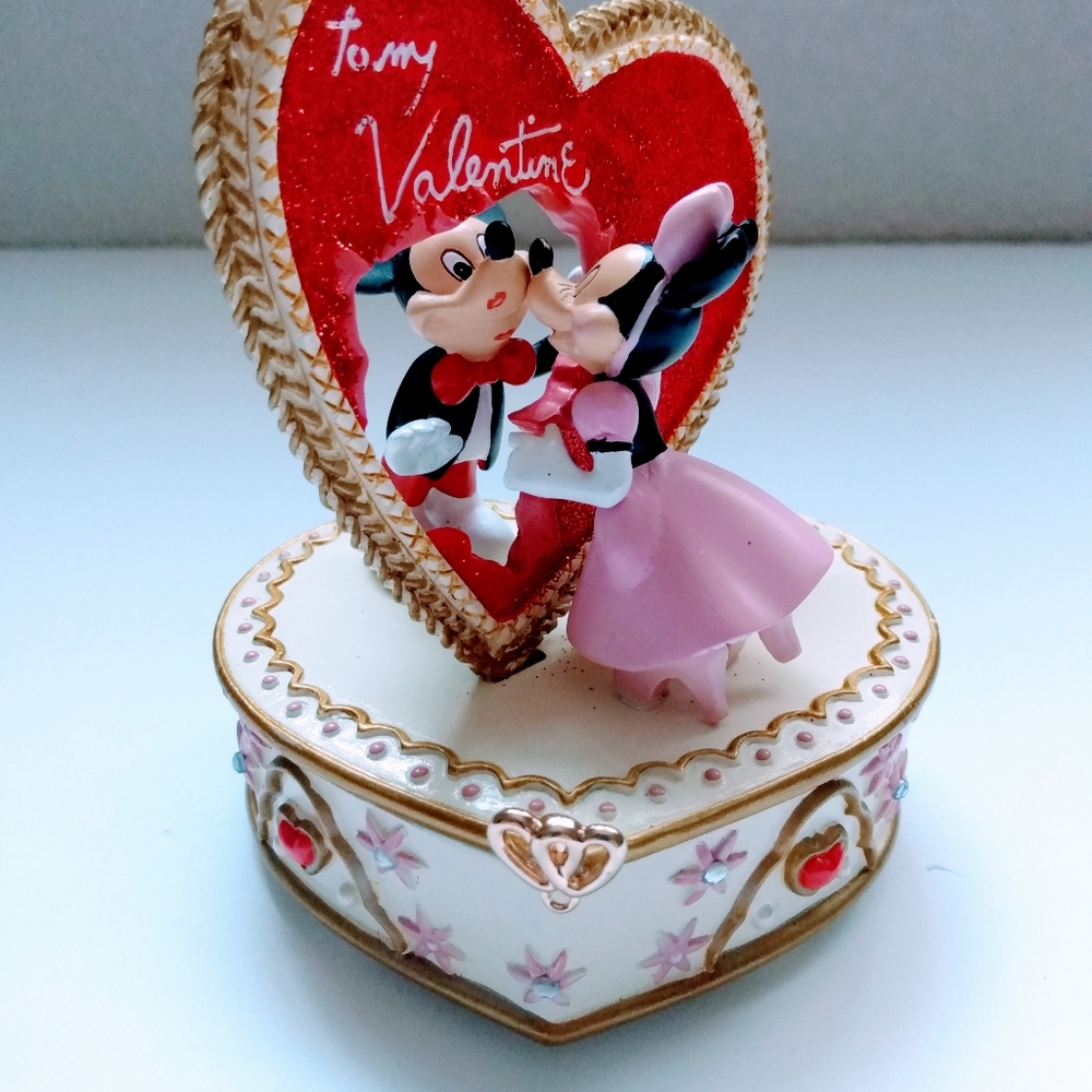 DISNEY The Bradford Exchange Music Box